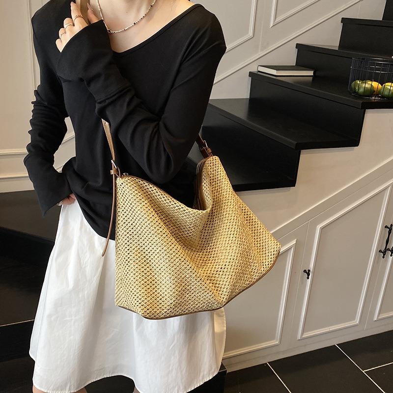 Vintage woven tote bag straw bag large capacity armpit bag shoulder bag holiday wind beach bag women