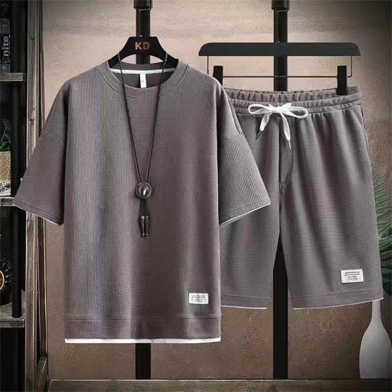 

Men s Cut - Out Short Sleeve and Shorts Set 3XL темно-коричневого кольору
