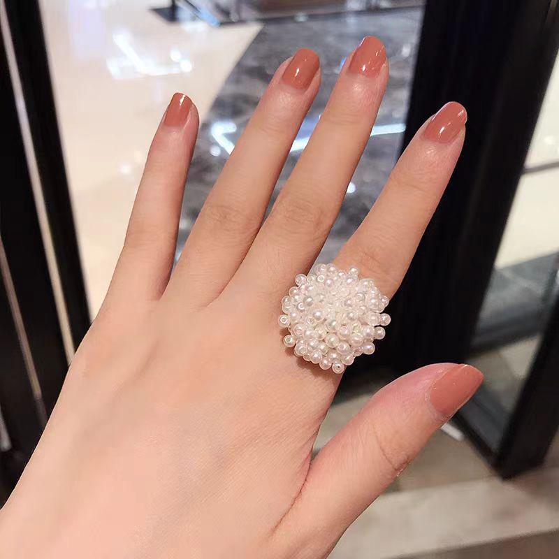 Koreanischer süßer offener Perlenblumenring - elegantes und vielseitiges trendiges Accessoire für den Zeigefinger von Damen