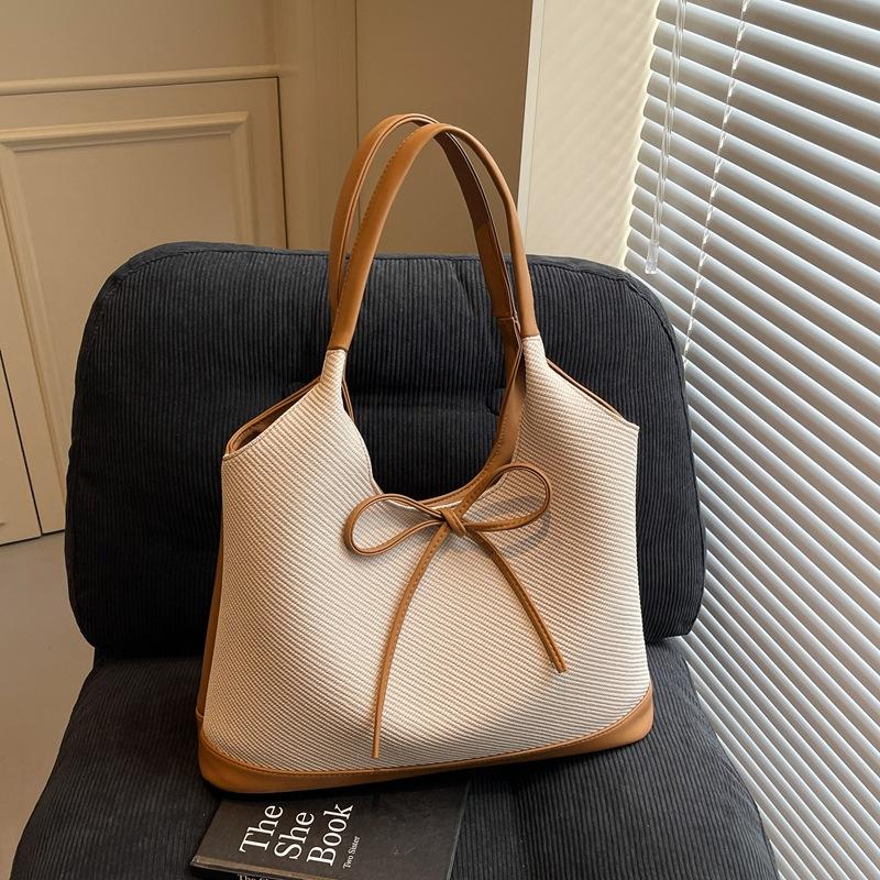 

Весна новая мода простой микс и матч контрастный цвет плетеная сумка подмышку трендовая на плечо женская сумка