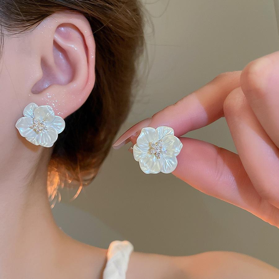 Silver Needle Super Fairy Elegant Bow Flower Stud Earrings French Light Luxury Earrings Literary Style Sweet Versatile Earrings