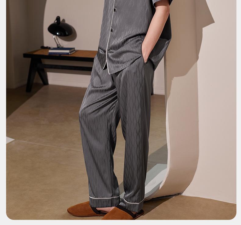 Xuan Liang Sleepwear Men's Spring and Summer Thin Ice Silk Short Sleeved Pants Old Money Style Light Luxury Imitation Silk Home Furnishing Set