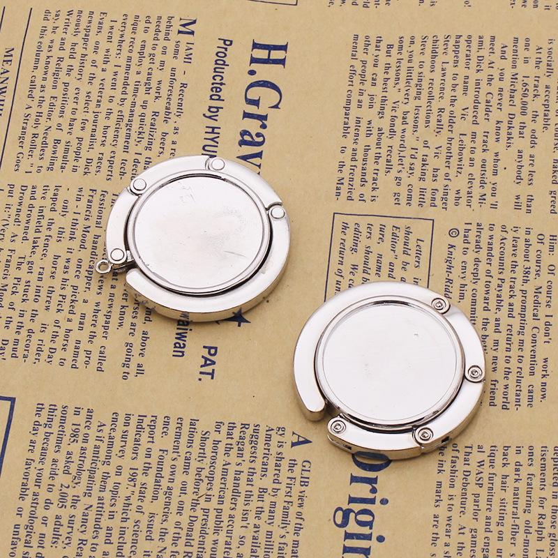 Portable Metal Round Handbag Hook with European and American Style – Customizable Epoxy Logo
