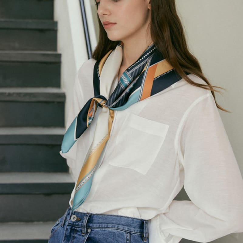 Saint Luxure Silk Petite Square Marron SL21FMSMR