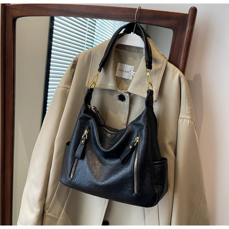 Ielgy Large Capacity Ladies Retro Shoulder Bag Fashion Cross-body Commuter Bag