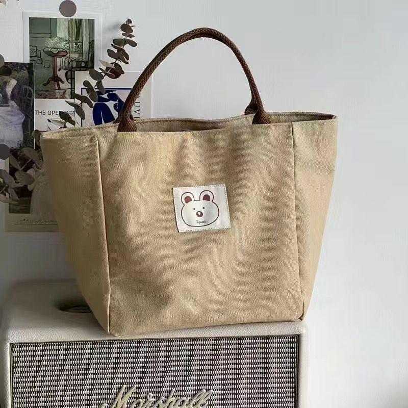 Women'S Japanese Canvas Handheld Cartoon Bear Patch Pattern Zipper Closure Large Capacity Simple Full Set Lunch Bag