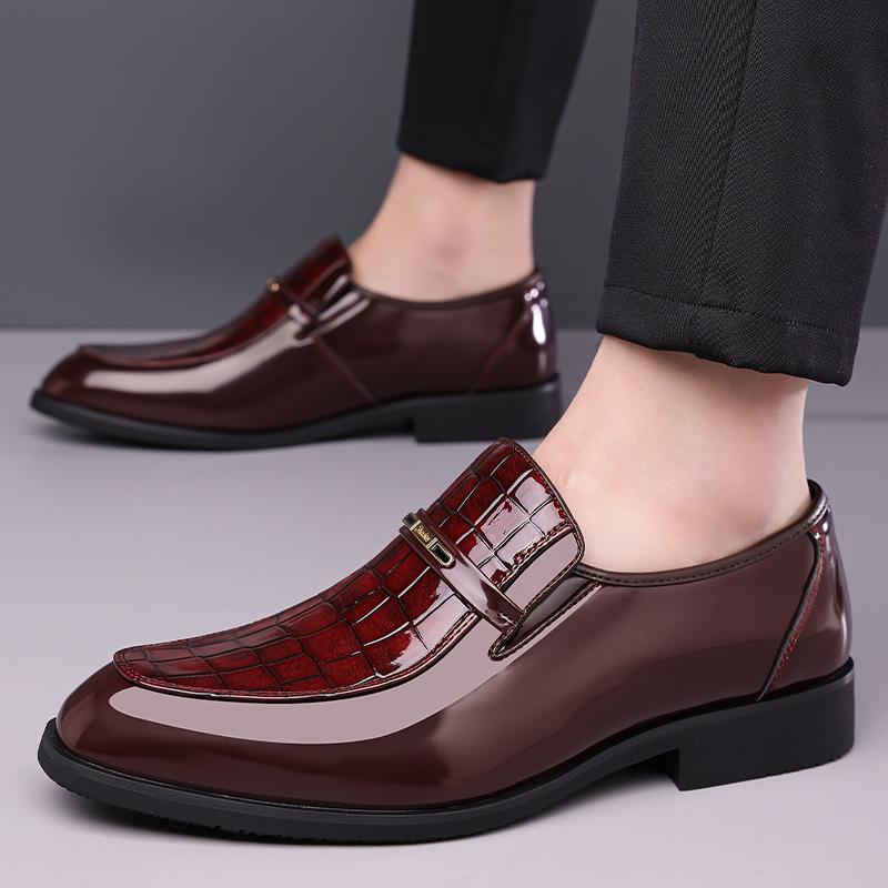 Britain Trend New Pointed Glossy Patent Leather Shoes For Men Slip On Casual Metal Buckle Loafter Formal Dress Footwear