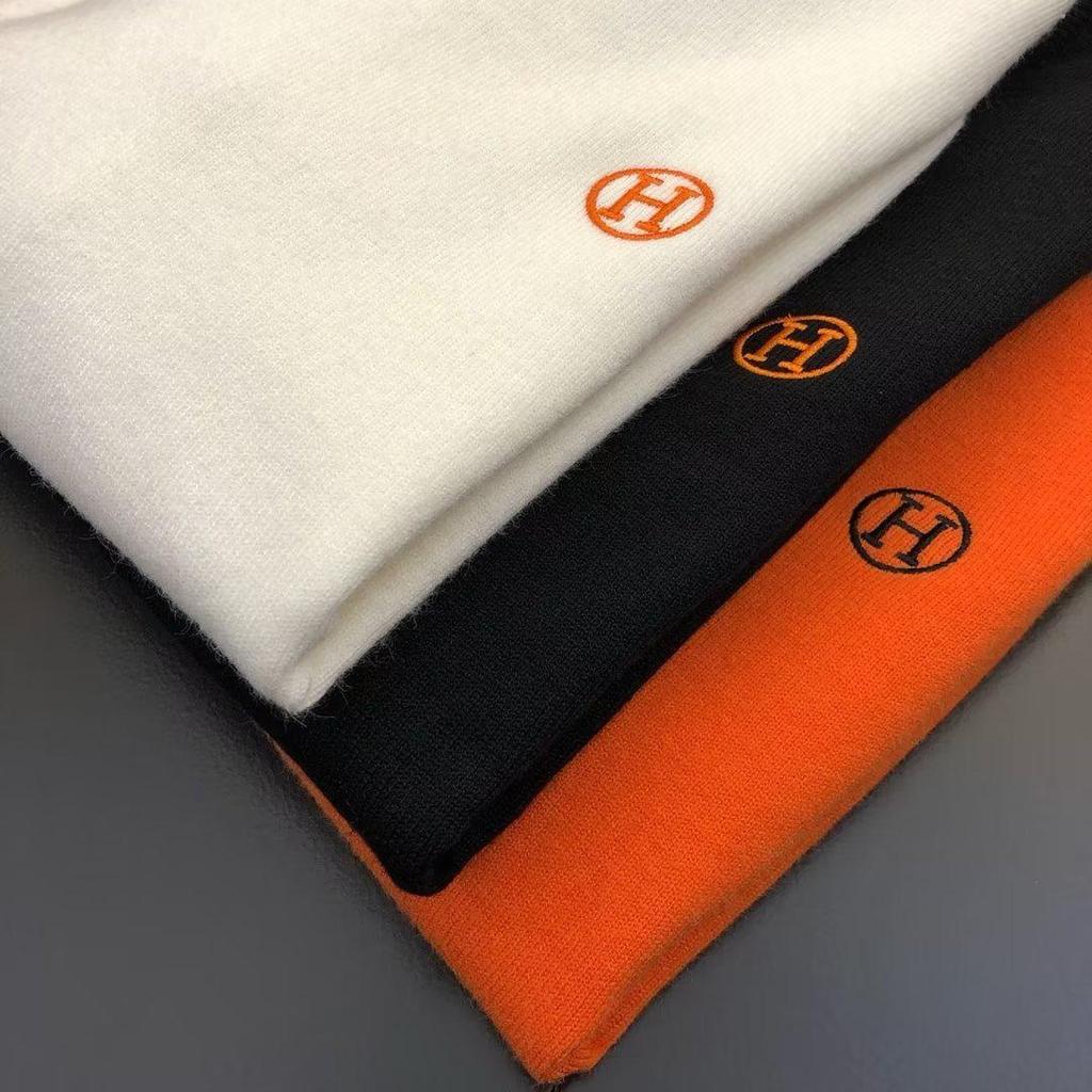 Pulover Tricotat Trendy pentru Bărbați, cu Gât Rotund și Broderie - Călduros, Luxos și Versatil pentru Toamnă/Iarnă.