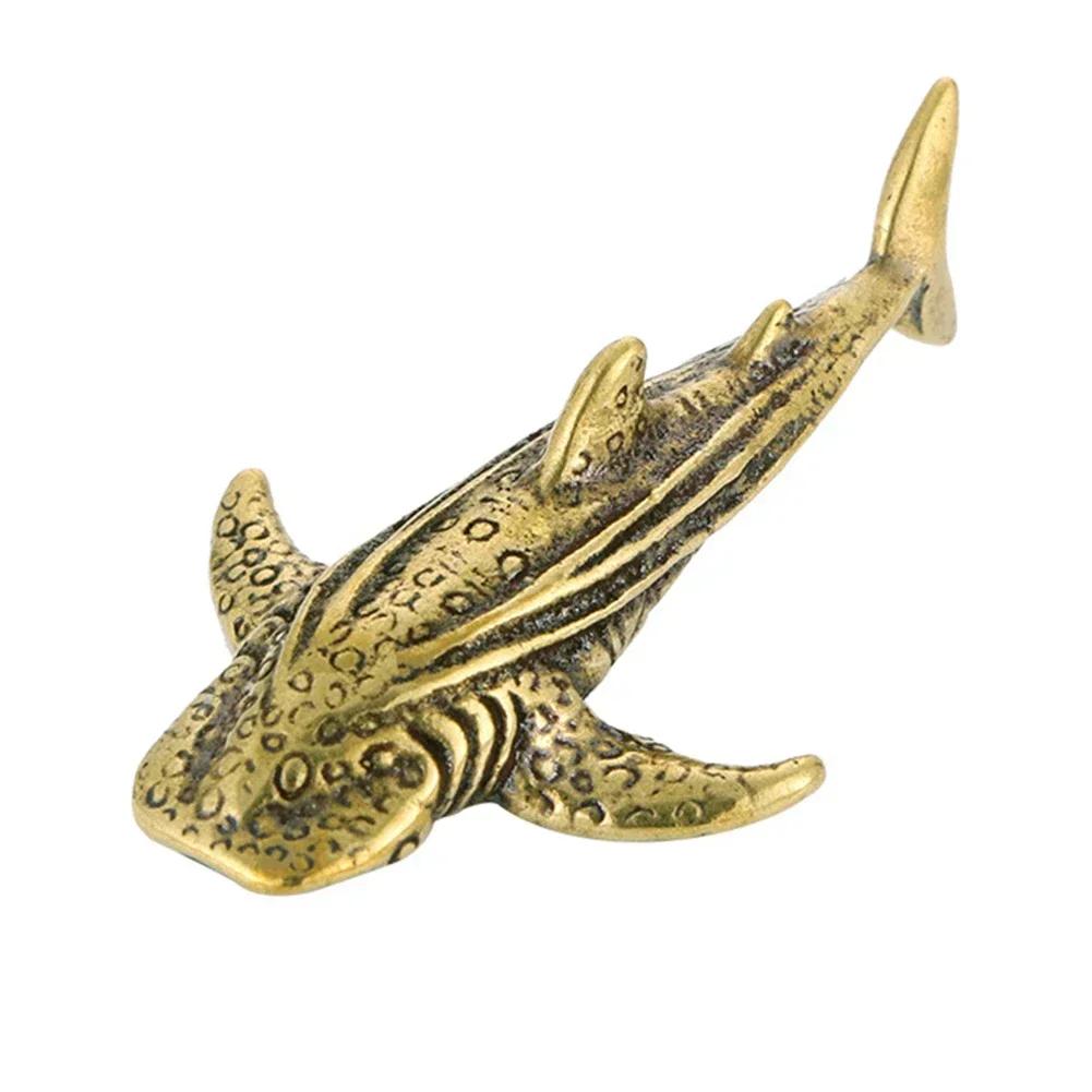 Retro Brass Sharks Statue Bronze Handmade Ornament Statue Figure Tea Pet Gifts Desktop Office For Home Decoration Accessories