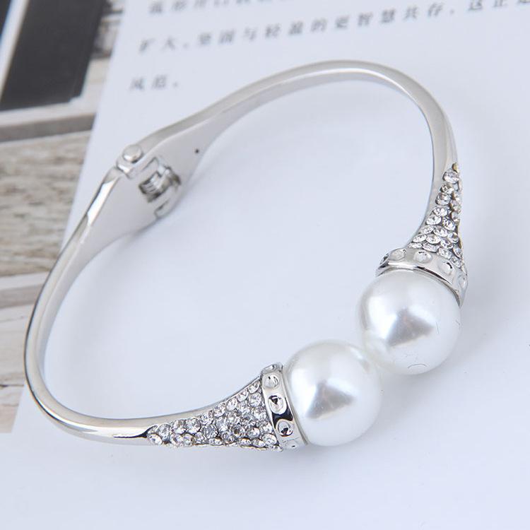 Stylish, Simple and Elegant Pearl Personality Women's Open Bracelet, Metal Sparkling Rhinestone Jewelry