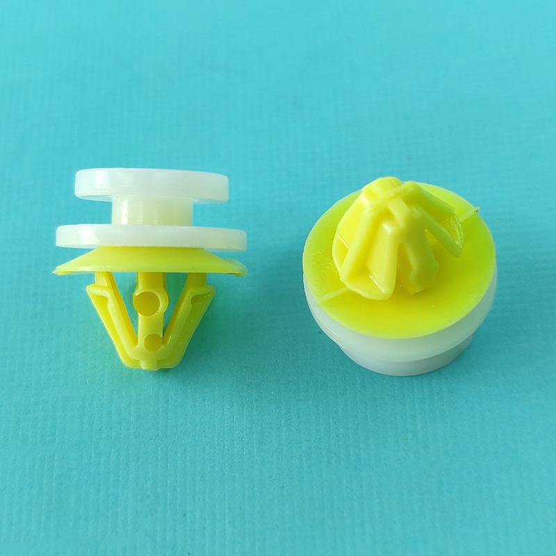 Freelander 2/Discovery 3/4/Range Rover Klips listwy progowej nadkola.