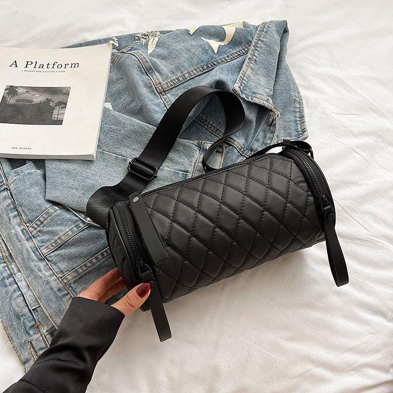 

Quilted Fall and Winter New Oxford Cloth Broadband round Bag Large Black