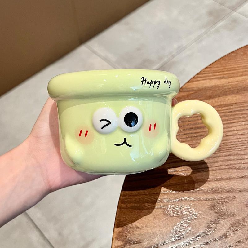 Birthday Gifts for Girls, Cute Flower-shaped Ceramic Mugs, High-value Drinking Cups with Lids and Spoons As Gifts