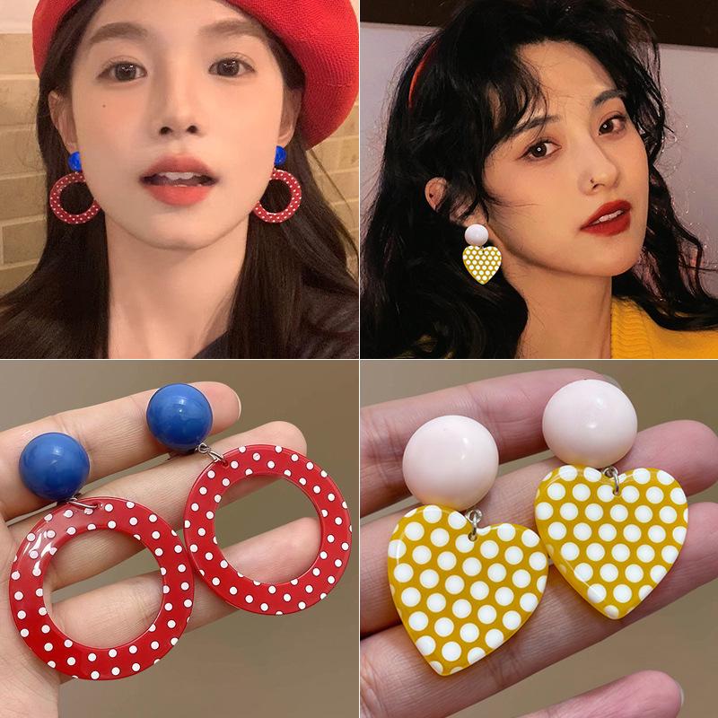 2025 New Retro Hong Kong Style Colorful Earrings: Luxury, High-End Studs, Exaggerated Fashion for Women