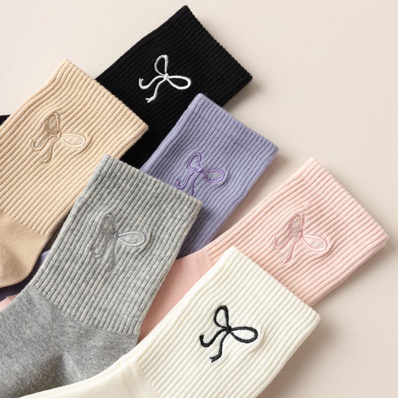 5/10 Pairs Comfortable Casual Embroidered Bow Socks for Women Solid Color Moisture Wicking Breathable Mid Calf Socks Spring Autumn Long Cotton Socks