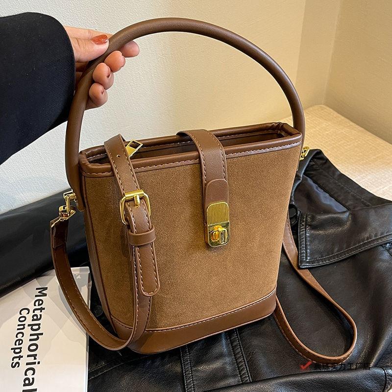 This Year, Popular Small Bags, Women's Bags, New Niche Retro Messenger Bags, High-end Matte Portable Bucket Bags.