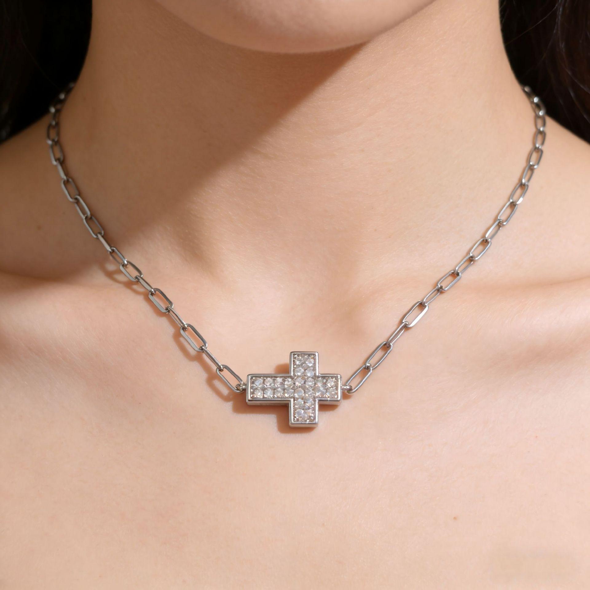 Cross Cubic Zirconia Stainless Steel Pendant Necklace - Elegant European & American Design for Women серебряный