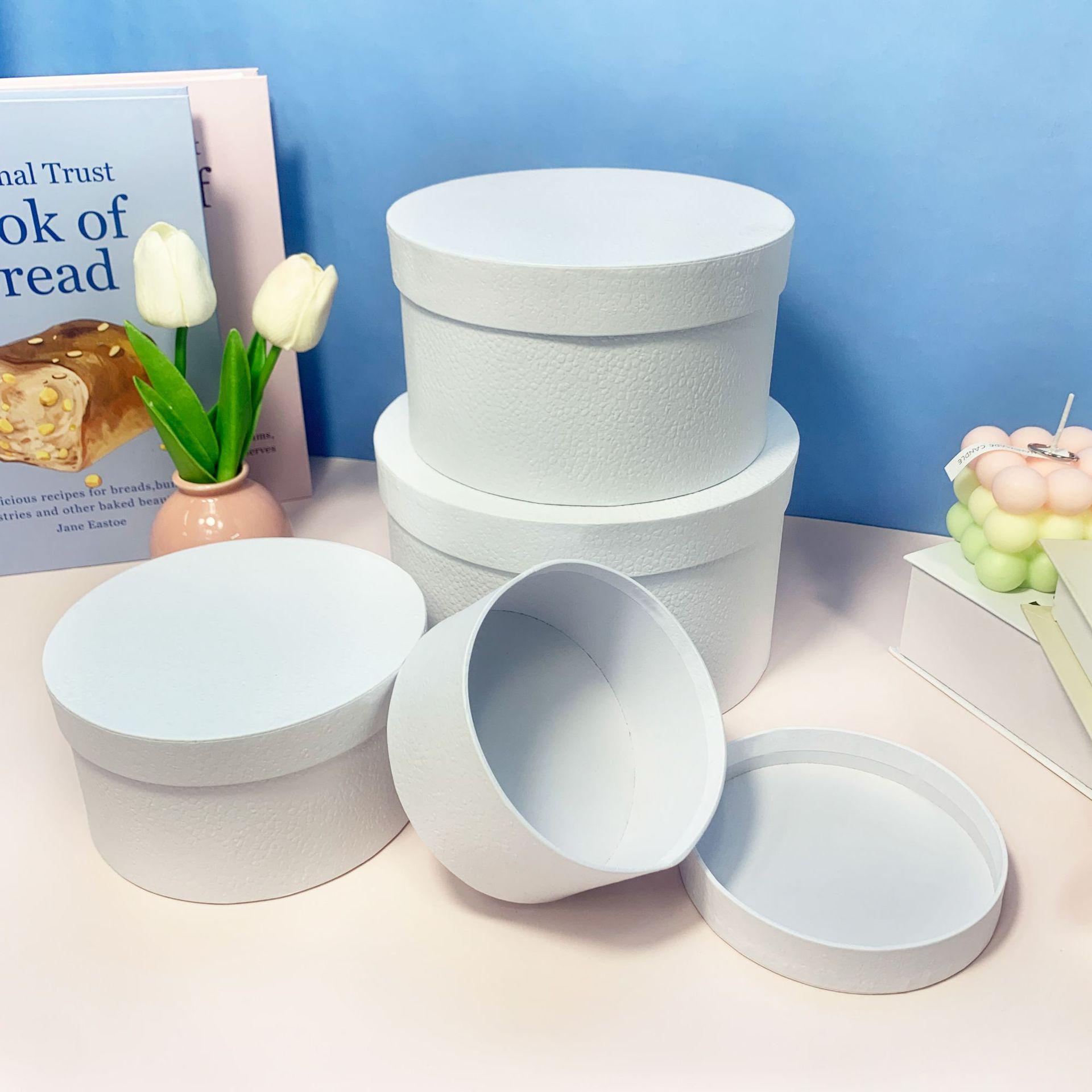 Белый круглый подарочный набор коробок для детского дня рождения