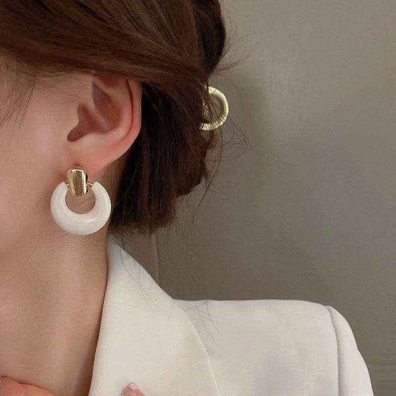 Retro simple temperament versatile circle earrings women, geometric design earrings