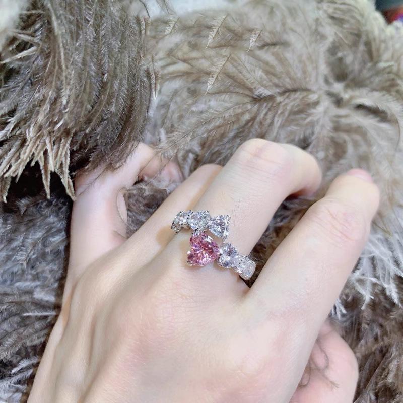 Korean Luxury Pink Heart Diamond Ring: Elegant High-Carbon Romantic Women's Jewelry
