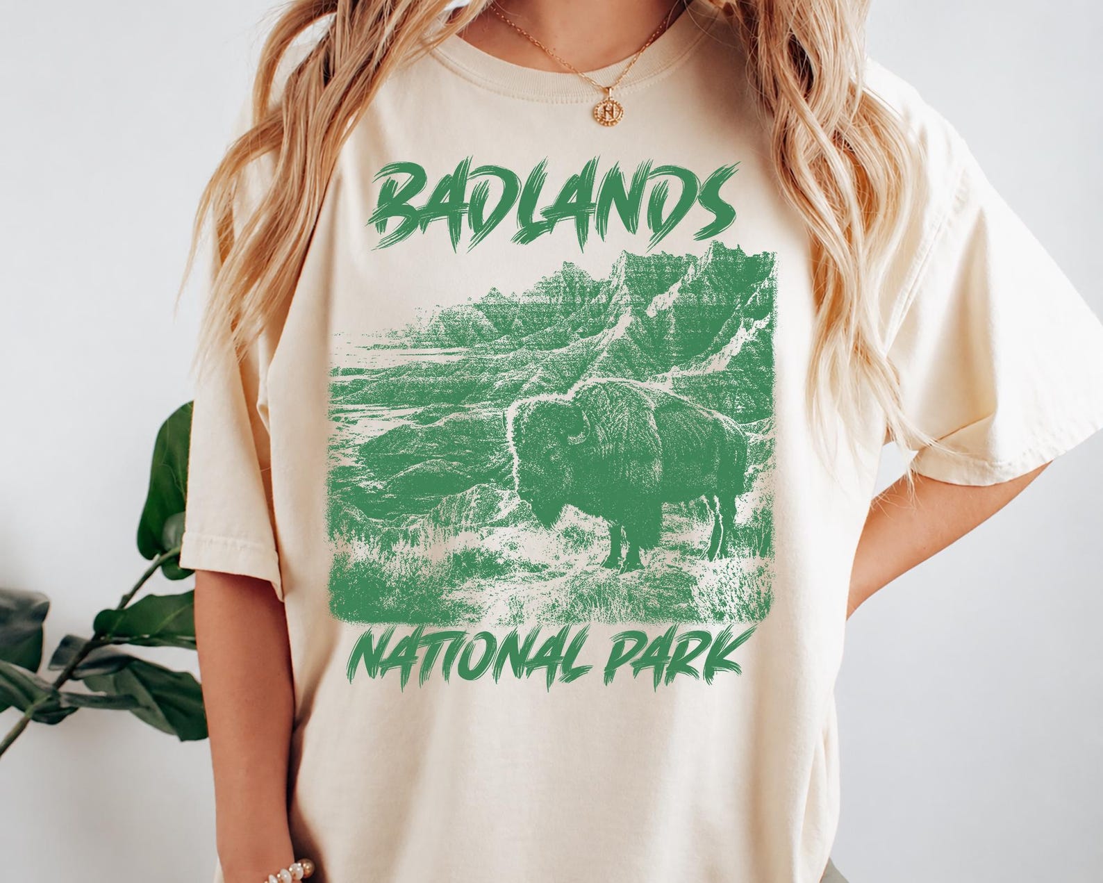 Badlands National Park Bison Graphic Tee, Retro Desert Travel Shirt 4XL
