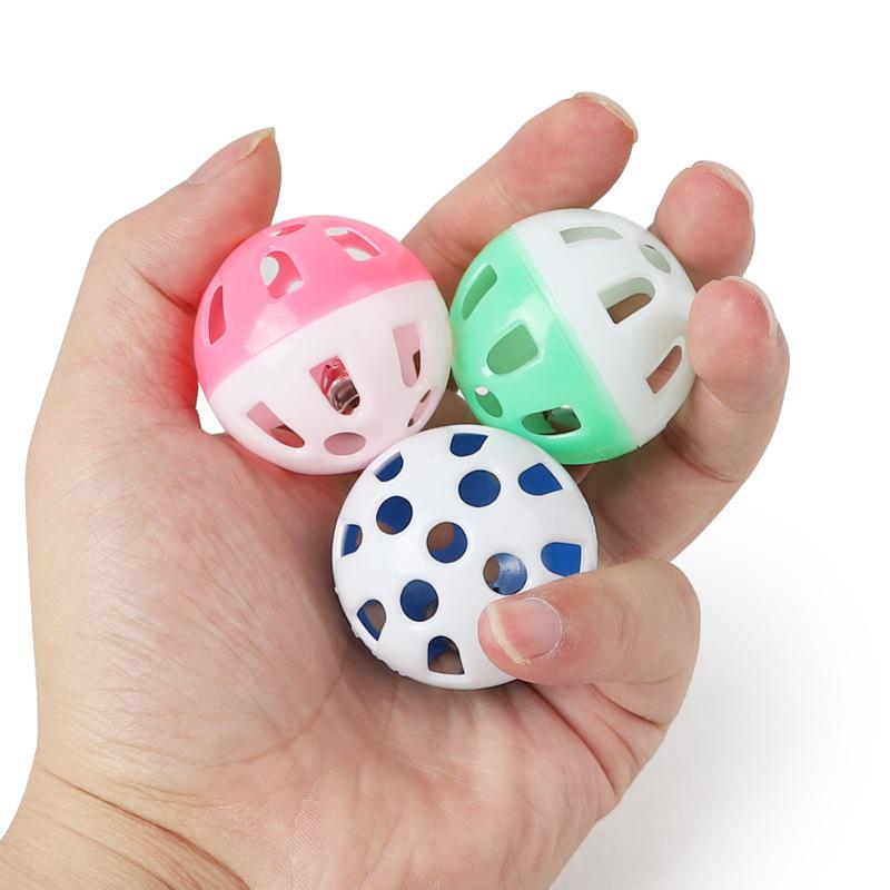 Toy ball Pipi Tao foreign trade cat colored plastic two-color ball 3.8cm bell ball dog toy supplies