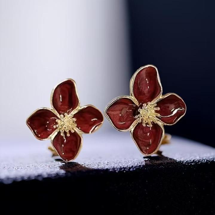 Retro Hong Kong Drip Oil Flower Earrings: Elegant, Luxurious, Versatile, and High-Quality Ear Studs.