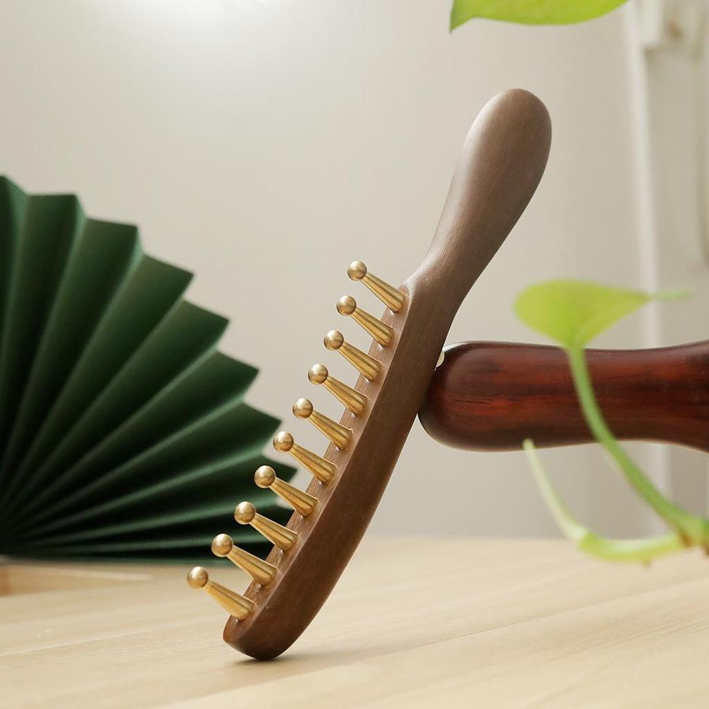 Saç Derisi Masajı ve Kıvırcık veya Uzun Saç Bakımı İçin Altın Sandal Ağacı Geniş Dişli Bakır Tarak, Unisex