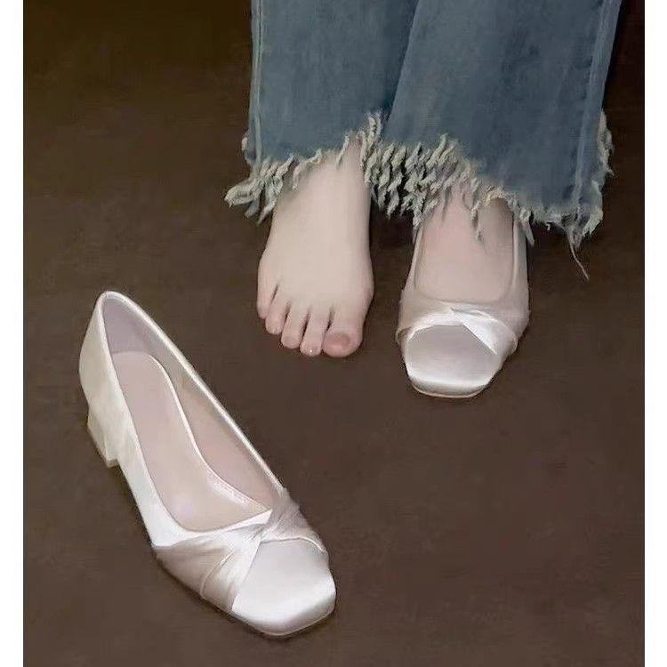 

Женские атласные туфли-лодочки с низким вырезом и массивным каблуком - Новая осенняя мода 2025, Идеально подходят к юбкам 40