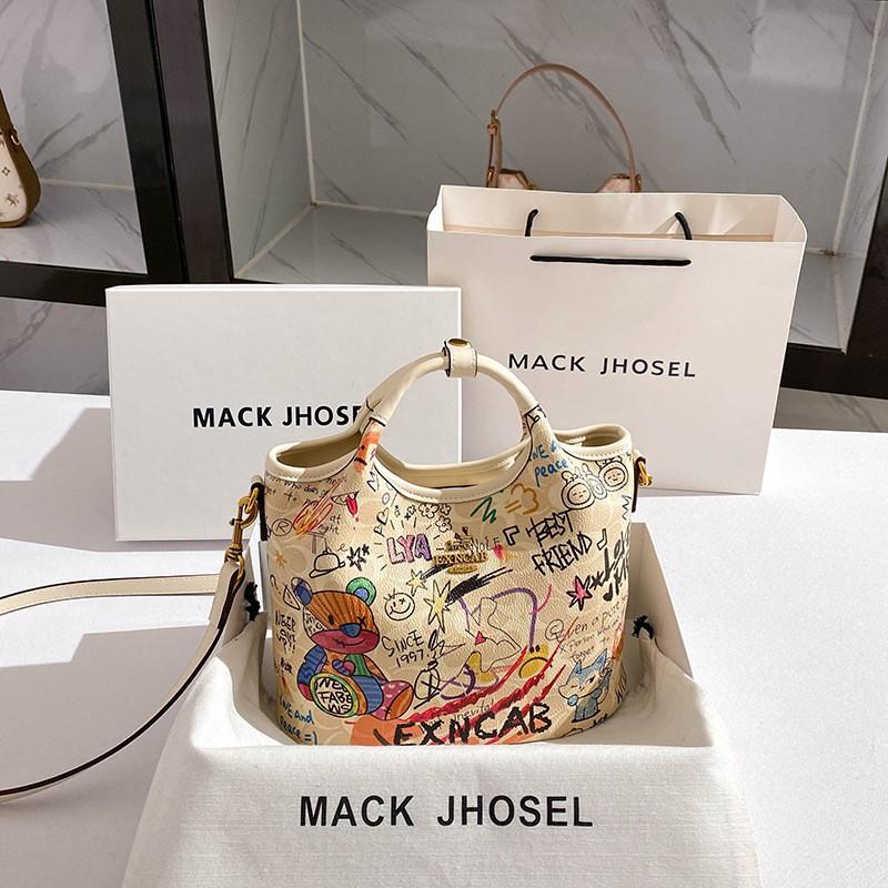 High-end Fashionable Commuting All-matching Handbag Niche Design Bear Graffiti Tote Bag Women