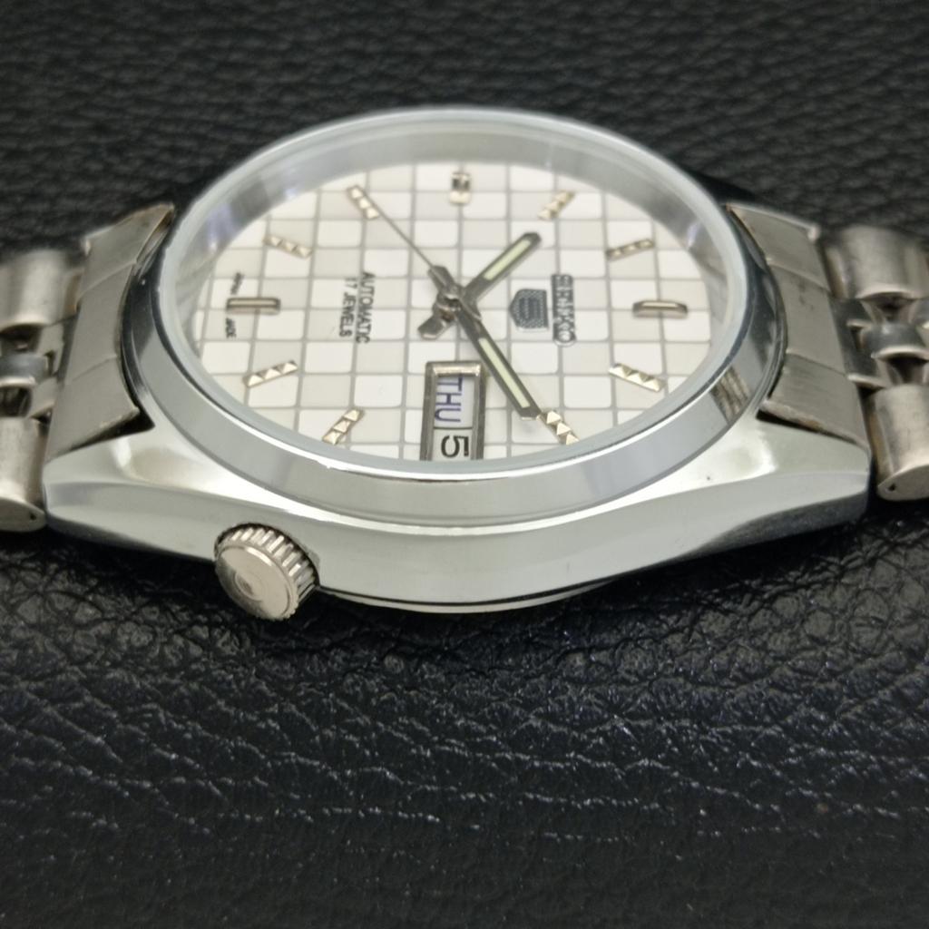 REFURBISHED AUTOMATIC SEIKO 5 MENS WATCH JAPAN MADE WHITE DIAL CUSTOM A440137-2 QV90-a440137