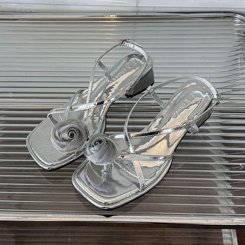 

French flower sandals women s 2025 new summer great look not tired thick heel toe with skirt high heels 39 серебряный