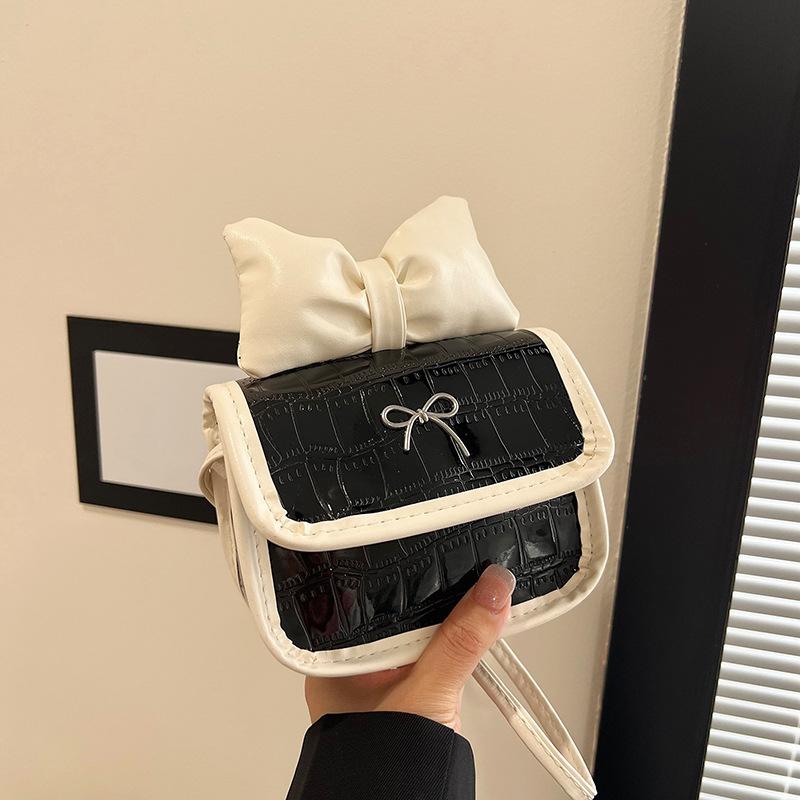 

Popular bow cute color matching large capacity small square bag women s fashion simple Korean version ins style messenger bag чёрный