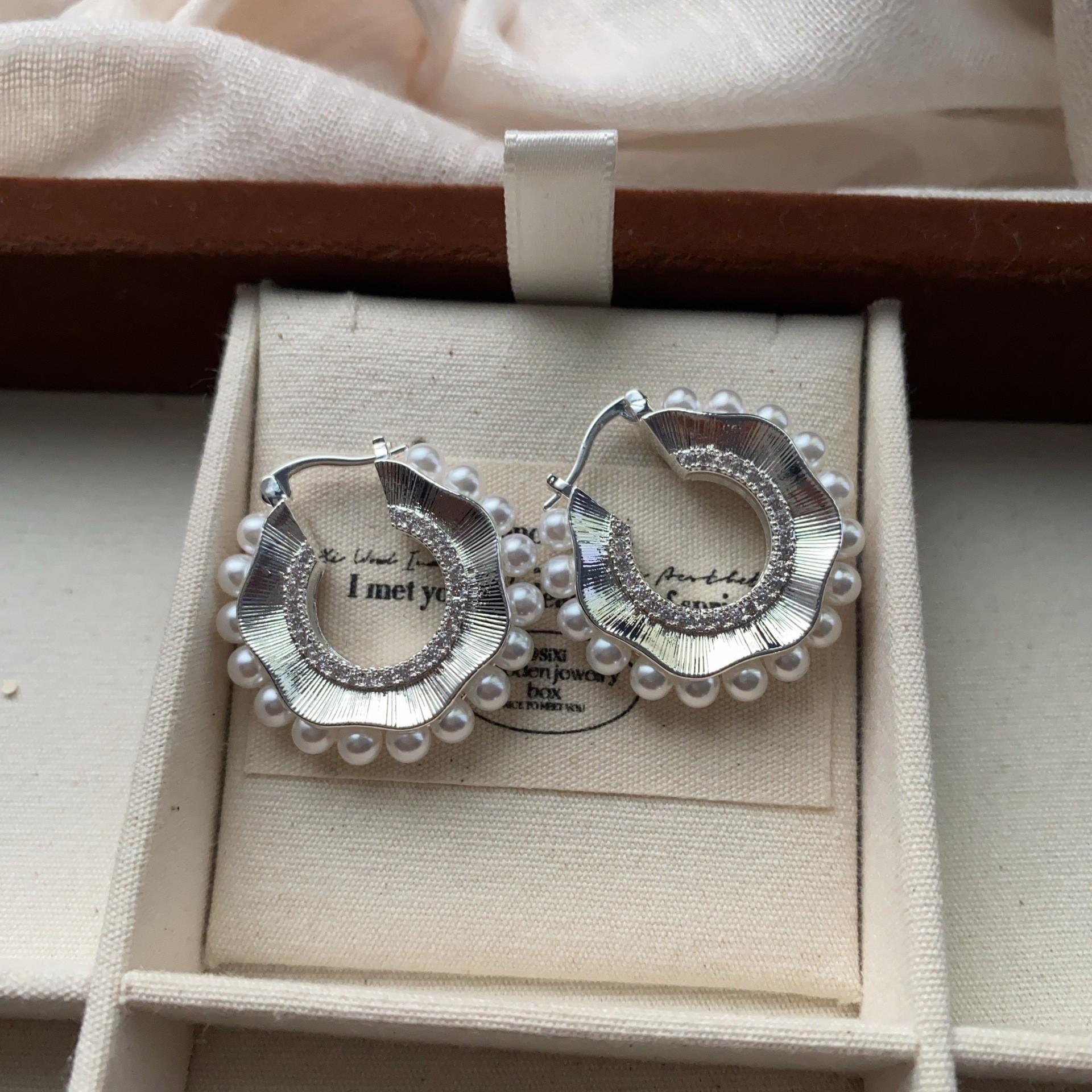 Жемчужные полукруглые серьги-кольца Серьги Мода Темперамент Серьги-гвоздики Нишевый дизайн Премиальные Универсальные серьги