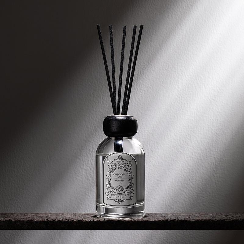 Luxurious Flameless Aromatherapy Oil for Lasting Indoor Fragrance: Bedroom Decor, Hotel Freshener, Incense.