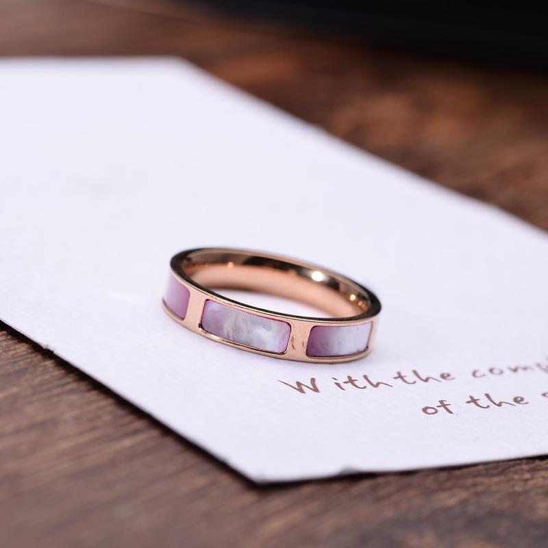 European & American White Mother-of-Pearl Shell Women's Ring - Light Luxury 14K Gold-Plated Titanium Steel