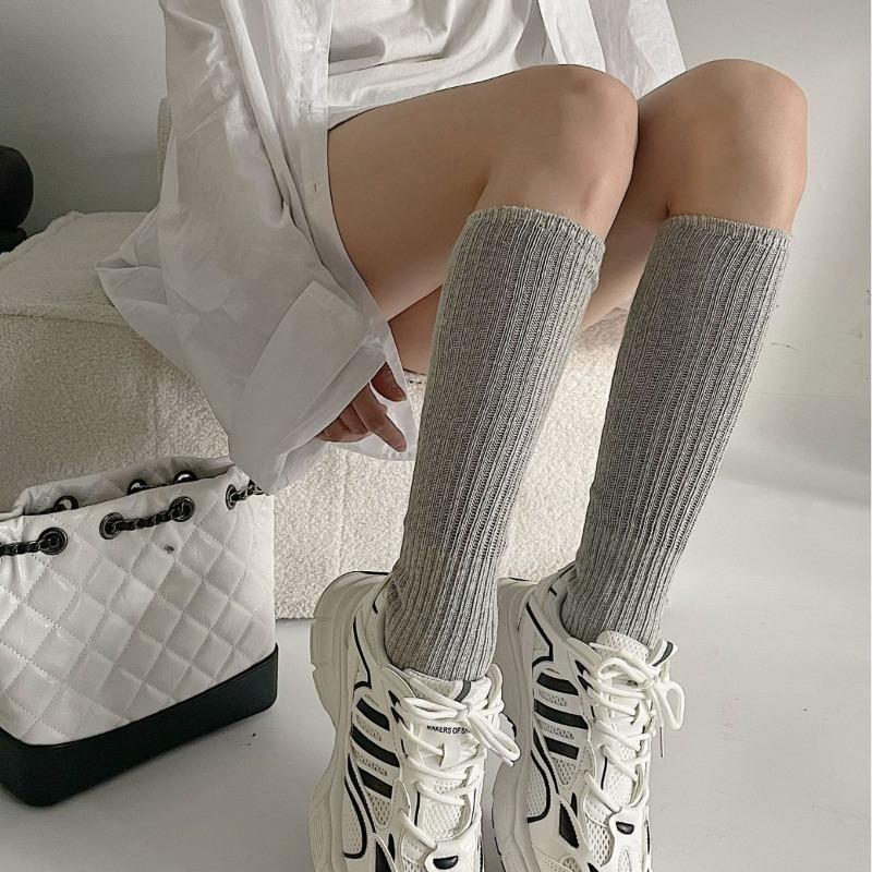 

Вязаные носки до икры серого цвета крупной вязки свободного кроя для женщин на осень и зиму, вязаные махровые носки 1 pair серый