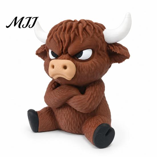 Artistic Hair Detail Ornament 3D Printed Angry Highland Cow Figurine, Cute Attitude Animal Desktop Three Dimensional Sitting Figurine Ornament, Statue