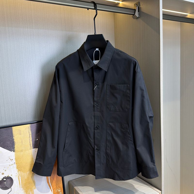 And American Workwear Style Long-Sleeve Shirt for Men with Multiple Pockets, Functional Outdoor Water-Resistant Casual Shirt, Solid Color Jacket