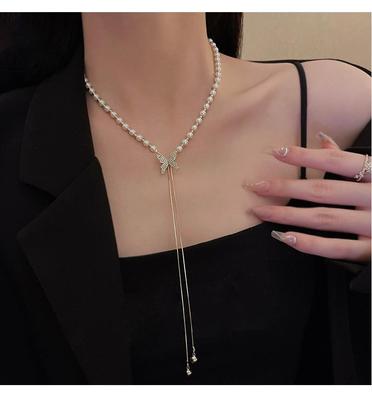 Trendy perlový motýlí náhrdelník: Lehký Luxusní Minimalistický Přívěsek