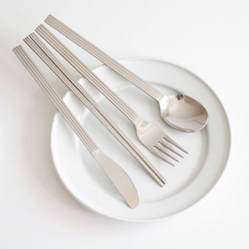 Kamomekitchen [1+1] Pleated Stainless Steel Cutlery 8-Piece Set (Spoon, Chopsticks, Fork, Knife)