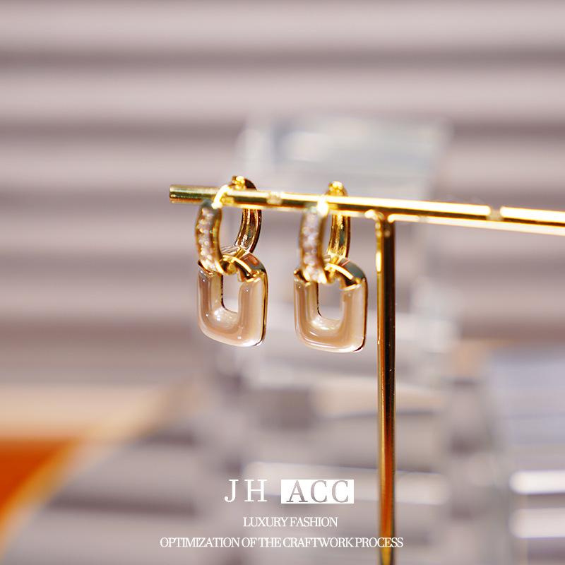 French Retro Pearl Earrings - S925 Silver and Gold-Plated Copper for a Versatile, Elegant Look