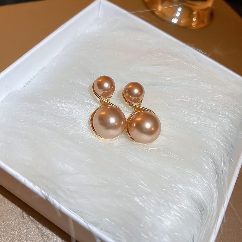 Silver needle zircon butterfly pearl earrings niche design light luxury stud earrings French high-end retro earrings wholesale