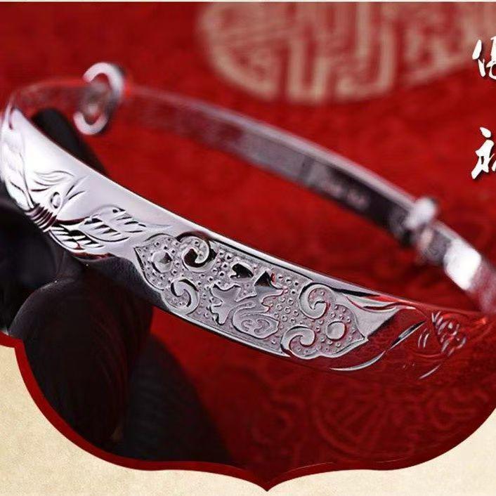 Silver-Plated Star-Studded Women's Bracelet - Fashionable, Elegant, and Versatile Design