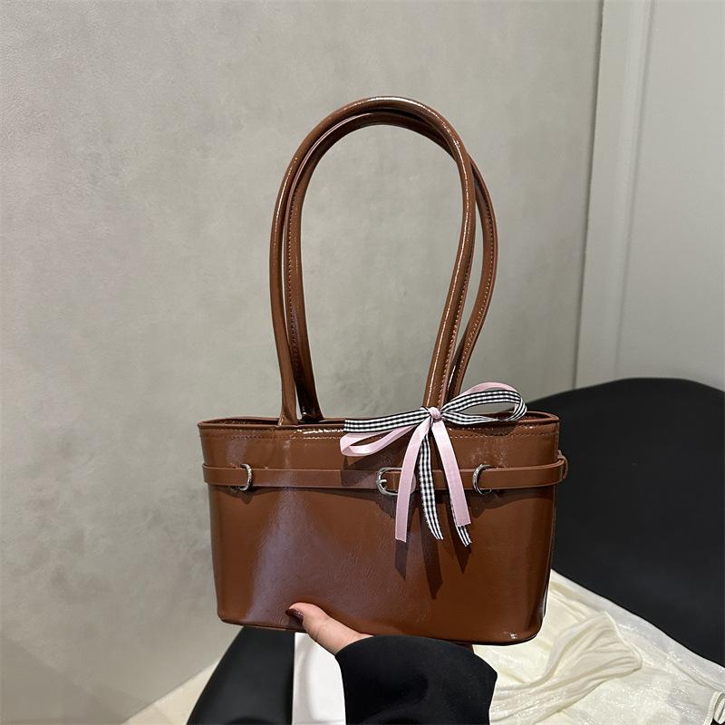 

Весна новый тренд повседневный нишевый дизайн наплечная сумка высокого класса сумка подмышку модная сумка для поездок светло-коричневого