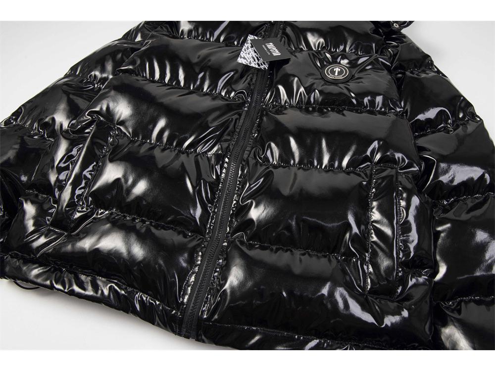 Trapstar Glänzende Schwarze PU-Lederjacke mit Abnehmbarer Kapuze - Verdickte Baumwoll-Paar-Oberbekleidung Auf Lager