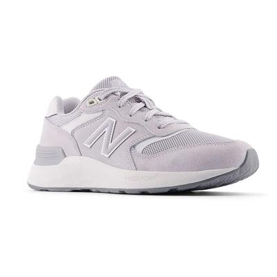 Fresh Foam Walking 880 V7 Sneaker