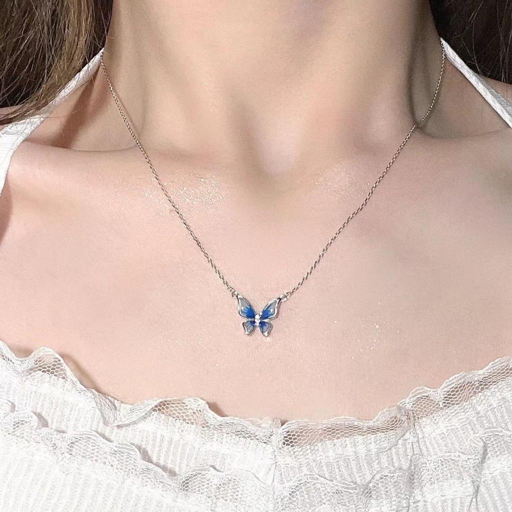 Gradient Blue Butterfly Clavicle Necklace – Elegant Design for Women, Perfect Valentine's Day Gift