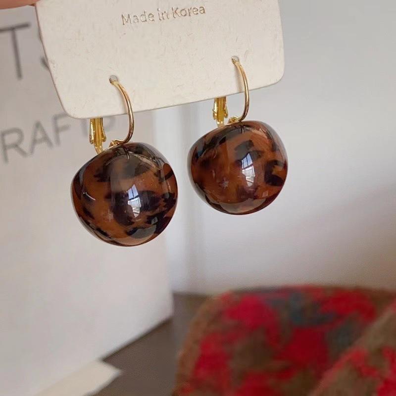 Einfache Harz-Rundkugel Ohrhänger Ohrringe für Damen Retro Temperament Vielseitiger Schmuck brown