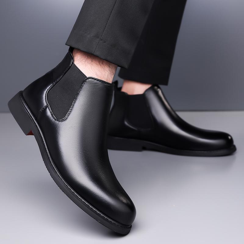 Autumn Winter 2025 New Men Leather Shoes Outdoor Motorcycle Boots Male All-match Chelsea Boots Luxury Men Slip On Ankle Boots
